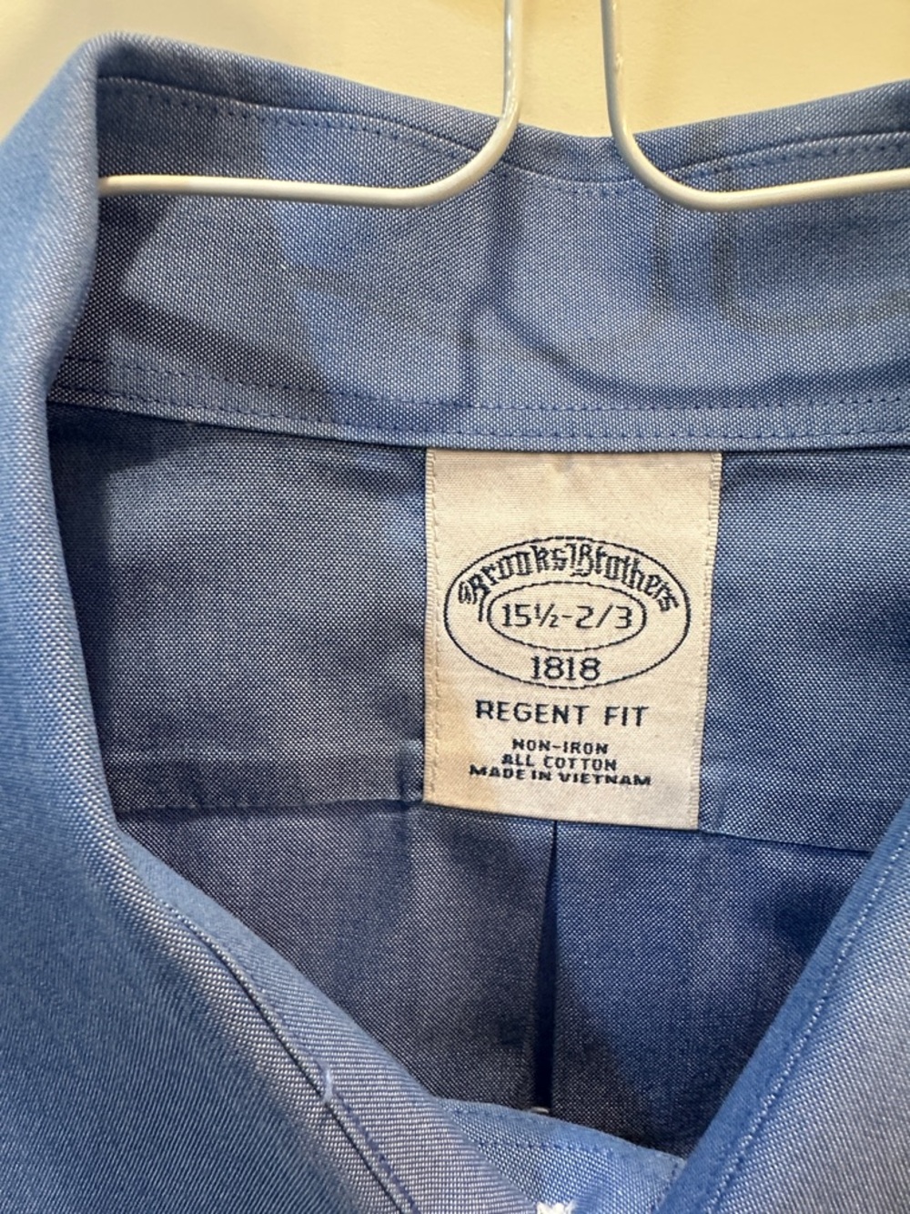 Brooks Brothers Light Blue Regent Fit Dress Shirt Collar Detail Non Iron
